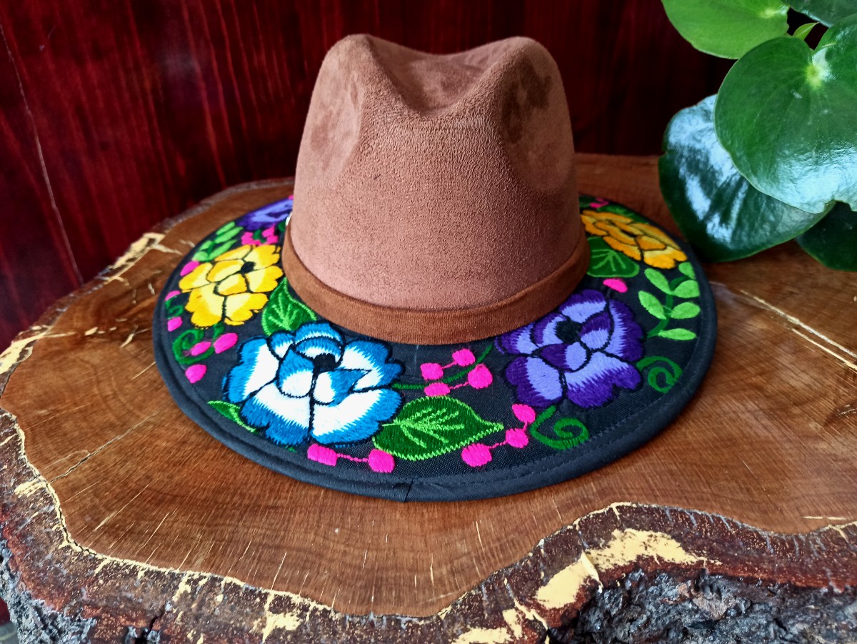 Sombrero cafe con bordados – Stuk arte
